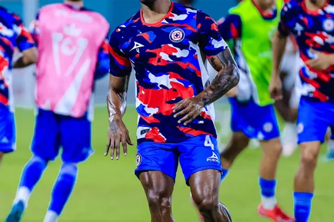 Cruz Azul regresa a lo más tradicional: el uniforme que portará contra Pachuca después de casi medio año