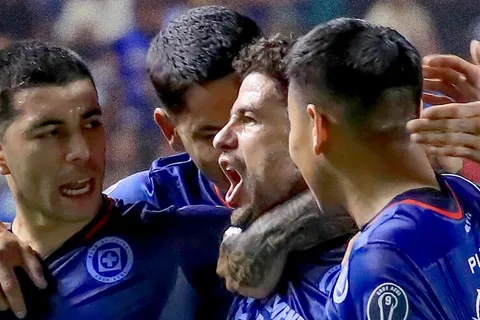 Nacho Rivero brilla con Cruz Azul: el capitán responde EN LA CANCHA