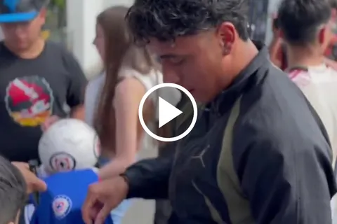 Amaury Morales gana terreno en el corazón de los aficionados.