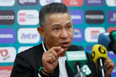 Ignacio Ambriz calificó a Cruz Azul como rival dentro de la Liga MX.