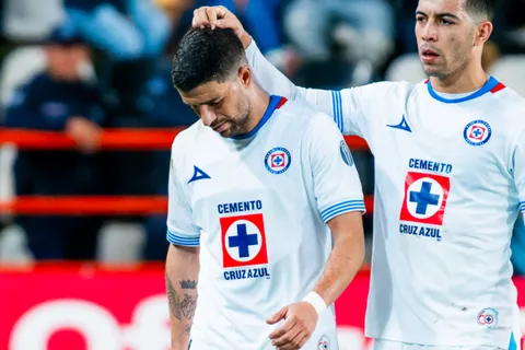 Rivero, out del juego ante Necaxa.
