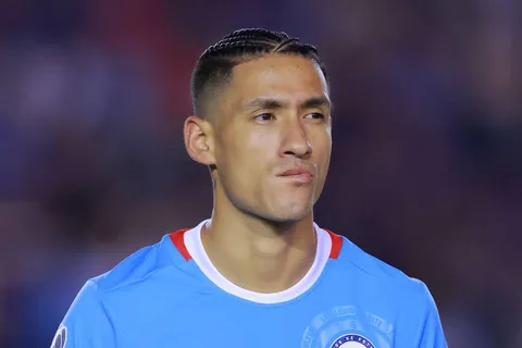 AEK Atenas presentó un plan de pagos insólito por Uriel Antuna