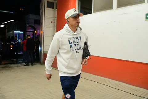 Dos borrados de Vicente Sánchez serían titulares en el debut de Concachampions: las sorpresas de Cruz Azul