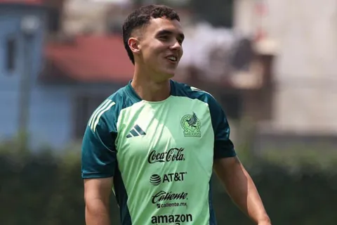 El joven delantero evoluciona favorablemente de su conmoción cerebral.