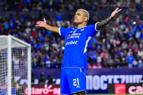 Noticias Cruz Azul HOY, 19 de julio: Toro Fernández, Erik Lira, Santiago Giménez y Joel Huiqui