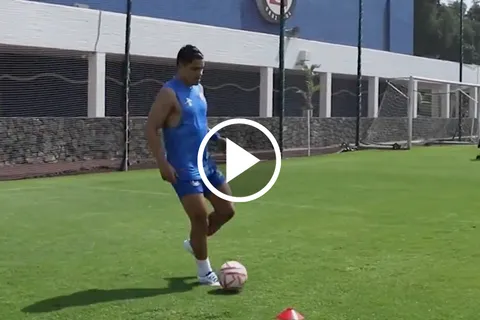Toro Fernández, cerca de volver con Cruz Azul.