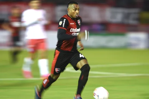 Willer Ditta, refuerzo de Cruz Azul