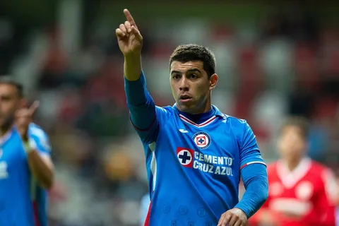 ¡Le ponen precio a Erik Lira! Equipo italiano alista primera oferta