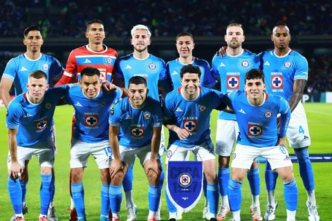 Cruz Azul enfrenta al América por la Liga MX.