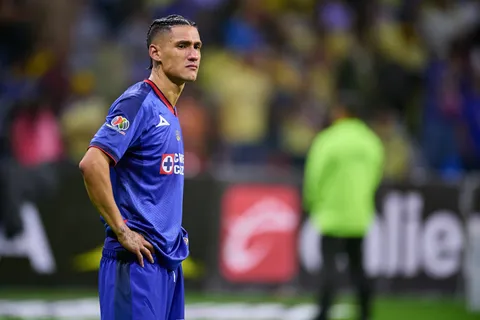 El elocuente gesto de Uriel Antuna tras la derrota.