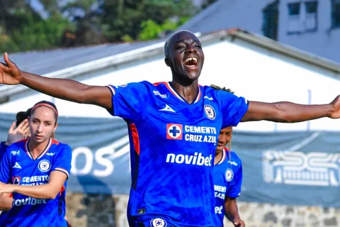 Michaela Abam marcó el primer gol de Cruz Azul en el Estadio Centenario de Cuernavaca.