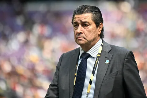 El Profe Tena hace historia con Guatemala en la Copa Oro 2025.