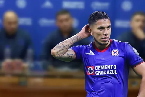 Enérgica postura al interior de Cruz Azul por la polémica fiesta de Carlos Salcedo