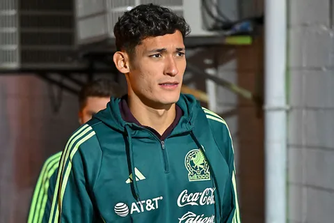 Chiquete Orozco no viajará con la Selección Mexicana,