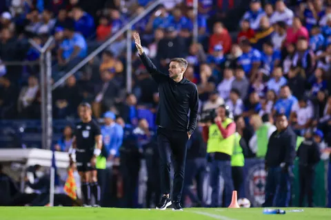 Martin Anselmi se niega a enviar un mensaje al resto de equipos: "No me corresponde"