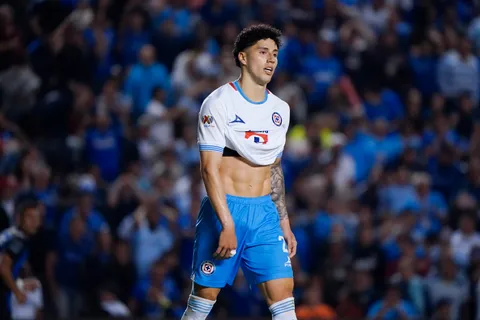 Jorge Sánchez podría perderse el partido contra Chivas: recibió 7 puntos en la ceja tras duro choque