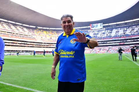 Carlos Reinoso y un inesperado elogio a Cruz Azul por sobre Chivas.