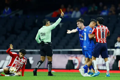 Quintero Hernández pitó por última vez a Cruz Azul ante Chivas en Liguilla.