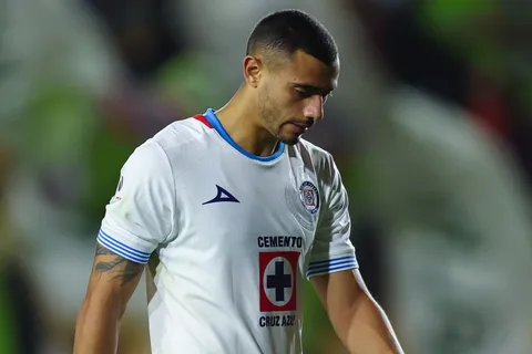 Giakoumakis encendió las alarmas en Cruz Azul hace días