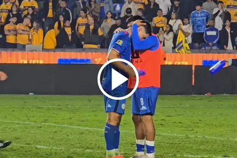 Desgarrador: el Toro Fernández rompió en llanto tras fallar el penal que dejó fuera a Cruz Azul
