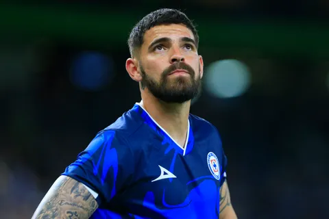 Cruz Azul podría dejar de alternar en la portería: todo dependerá de Andrés Gudiño