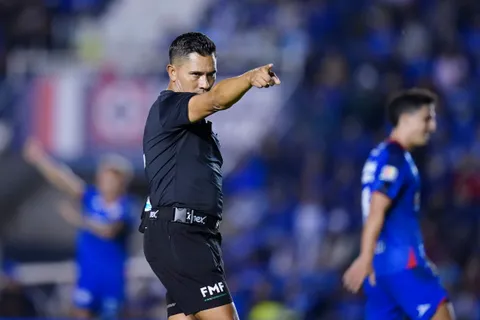 Una derrota y una victoria con él: ¿Quién será el árbitro del Cruz Azul vs. Toluca?