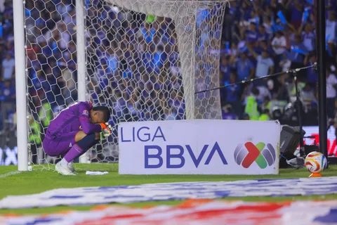 ¿Por qué Kevin Mier no aparece en las fotos de las celebraciones de Cruz Azul?