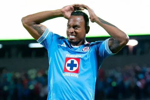 Los 3 jugadores de Cruz Azul que podrían perderse el Clásico Joven