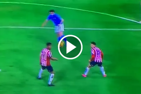 Ignacio Rivero abrió el marcador para Cruz Azul ante Chivas.