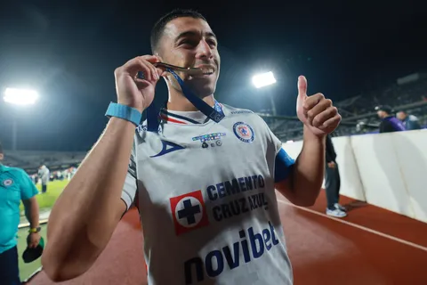 No es el AS Mónaco: Erik Lira tendría una oferta de un club de Europa y Cruz Azul habría aceptado
