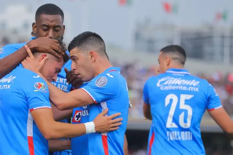 Los jugadores que podría 'perder' Cruz Azul rumbo al Apertura 2023