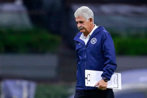 Tuca Ferretti obligado a tomar una medida emergente… ¡Una más!