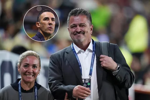 Carlos Hermosillo sentenció el futuro de Vicente Sánchez en Cruz Azul