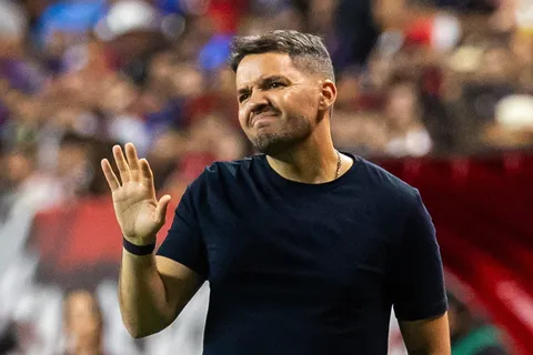 Nicolás Larcamón pasa la página tras perder el invicto de Cruz Azul.