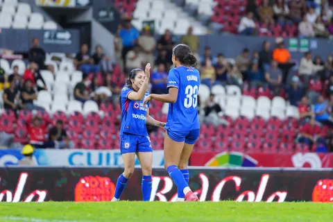 Analu Martínez y Aerial Chavarín son las dos principales cartas ofensivas de Cruz Azul Femenil.