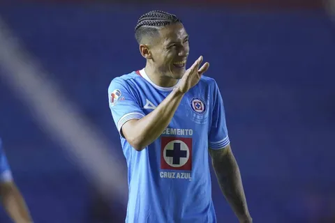 El plan de Martín Anselmi con Uriel Antuna en Cruz Azul