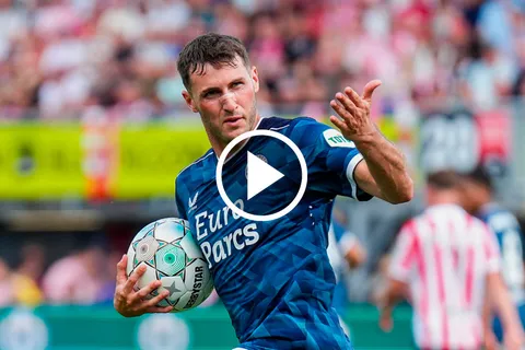 Santiago Giménez marcó su primer gol de la temporada. ¡El Bebote está de vuelta!