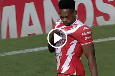 ¡Aplicó la ley del ex! El polémico festejo de Diber Cambindo del Necaxa contra Cruz Azul