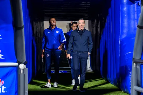 No gusta en Cruz Azul: Joel Huiqui sería una de las víctimas de Vicente Sánchez en el banquillo