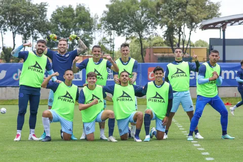 Tuca prepara cambios: la posible alineación de Cruz Azul contra Toluca con tres jugadores de regreso