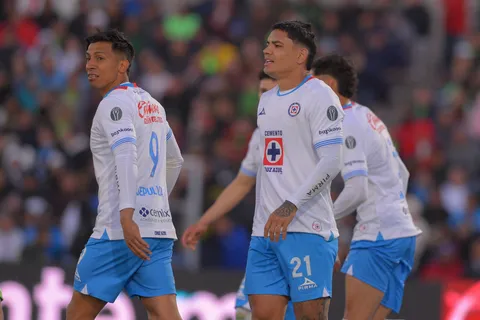 Ángel Sepúlveda y Gabriel Fernández se "pelean" por un lugar en el equipo titular.