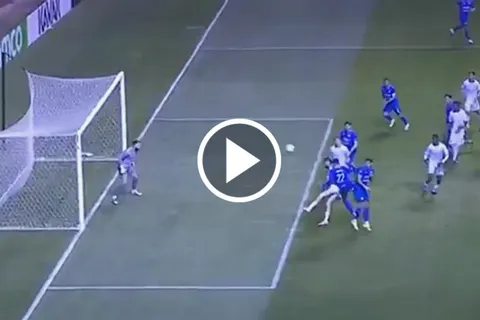 VIDEO: Jorge Rodarte estira la ventaja de Cruz Azul con un cabezazo imparable que perforó la red