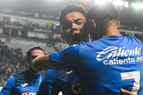 Cruz Azul CONFIRMA BAJA de dos futbolistas de la pretemporada