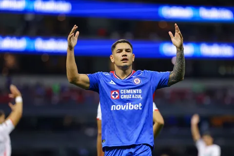El futuro del Toro Fernández sigue en duda de cara al Apertura 2026 con Cruz Azul.