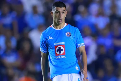 Lira y su felicidad por volver a la Selección de México.