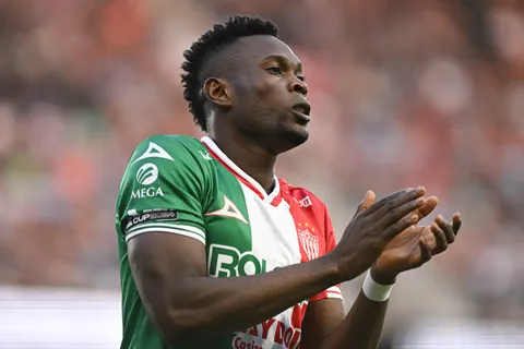 Diber Cambindo se quedaría en Necaxa.
