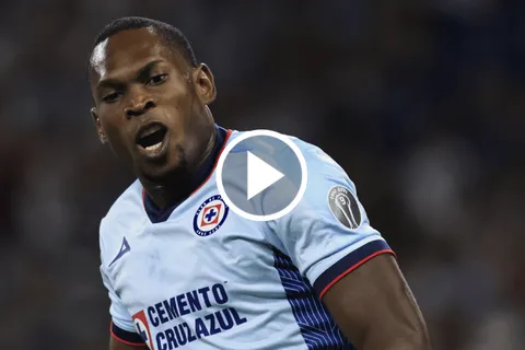 Diber Cambindo volvió a anotar en Cruz Azul.