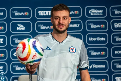 Los requisitos de Cruz Azul para fichar a su volante ofensivo