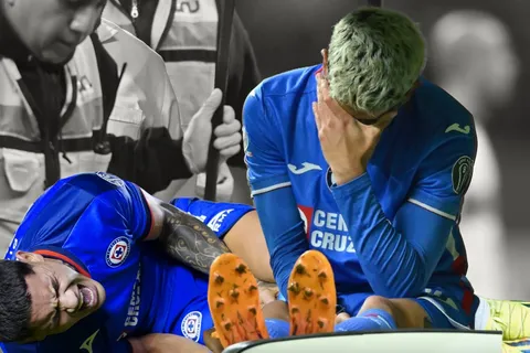 Febrero, mes negro para Cruz Azul: lesiones de Carlos Vargas y el Toro Fernández
