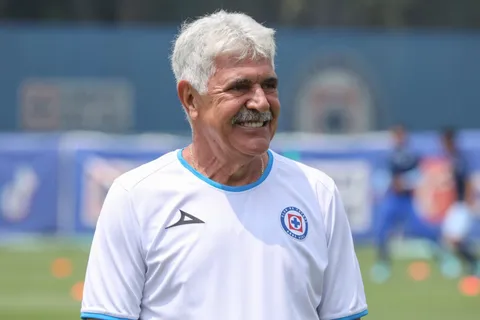 ¡Polémica imagen! Cruz Azul confirma controversia sobre el Tuca Ferretti